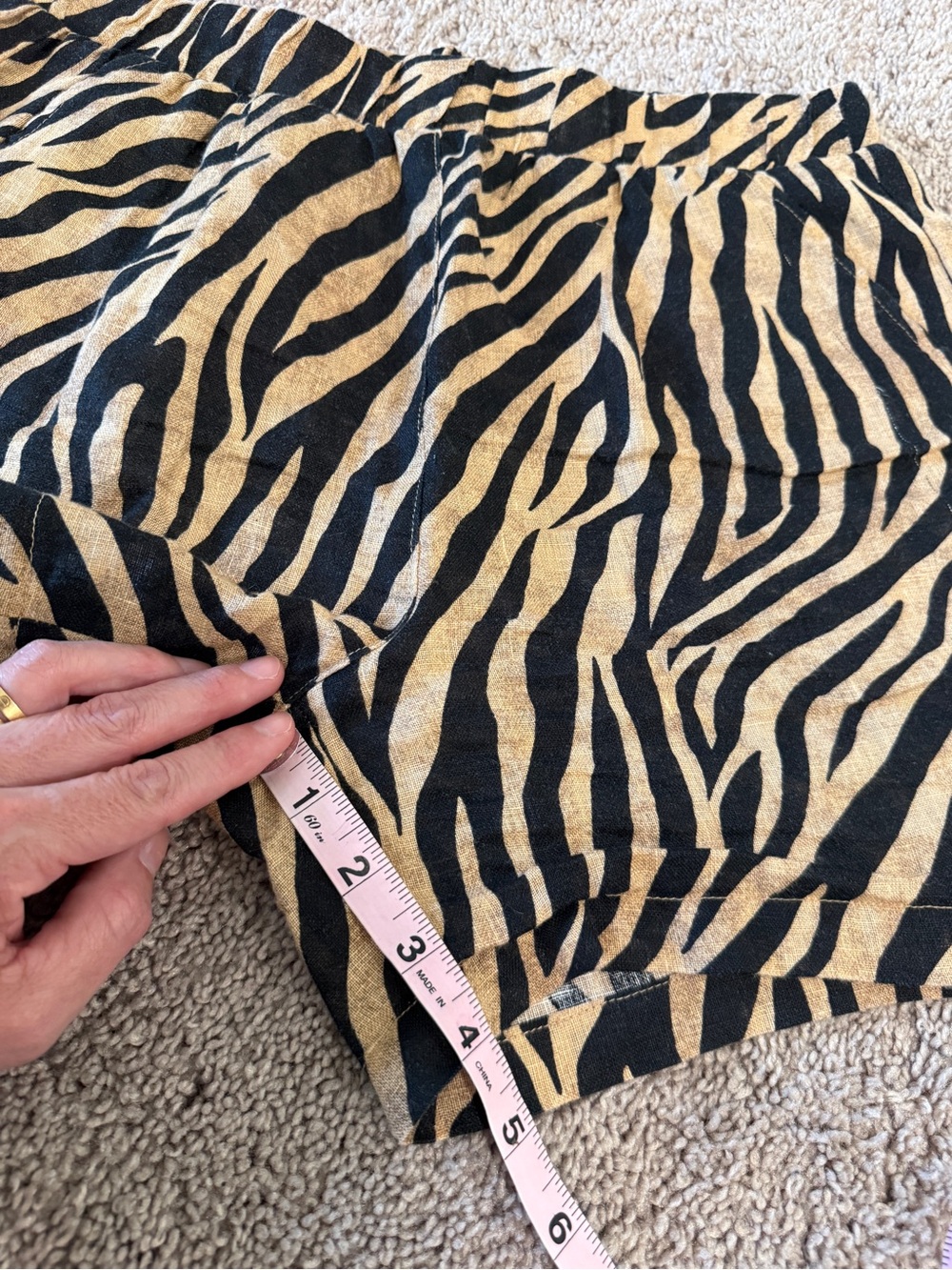 ELIE ELIE TAHARI Tiger Print 100% Linen shorts size small - Picture 6 of 16